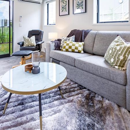Peaceful Park View Townhouse 2 Bed W/Carpark Leilighet Christchurch Eksteriør bilde