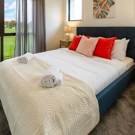 Peaceful Park View Townhouse 2 Bed W/Carpark Leilighet Christchurch Eksteriør bilde