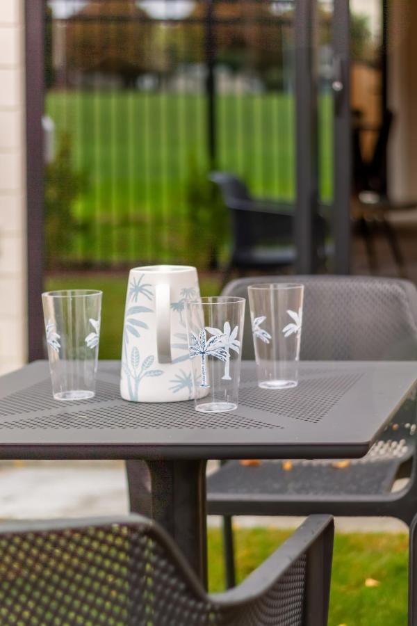 Peaceful Park View Townhouse 2 Bed W/Carpark Leilighet Christchurch Eksteriør bilde