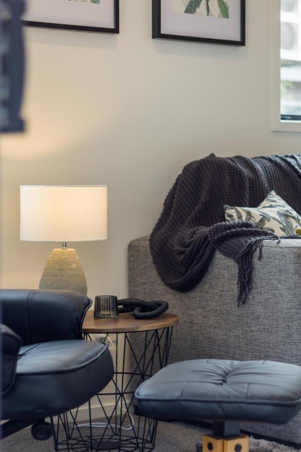 Peaceful Park View Townhouse 2 Bed W/Carpark Leilighet Christchurch Eksteriør bilde