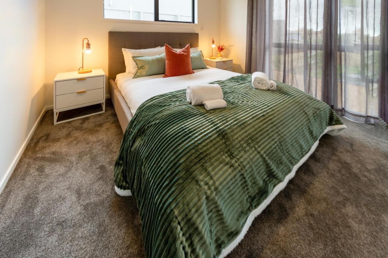 Peaceful Park View Townhouse 2 Bed W/Carpark Leilighet Christchurch Eksteriør bilde