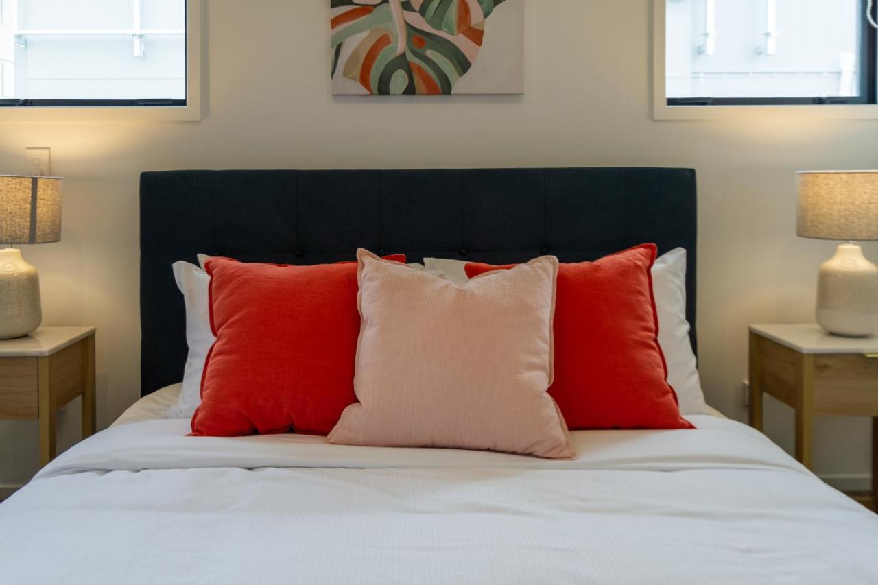 Peaceful Park View Townhouse 2 Bed W/Carpark Leilighet Christchurch Eksteriør bilde