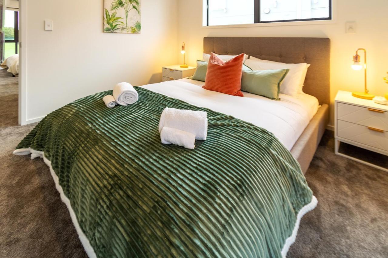 Peaceful Park View Townhouse 2 Bed W/Carpark Leilighet Christchurch Eksteriør bilde