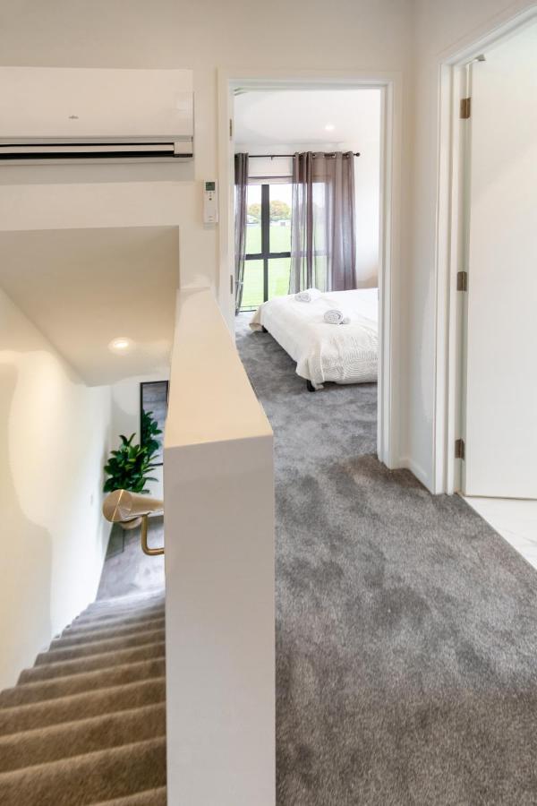 Peaceful Park View Townhouse 2 Bed W/Carpark Leilighet Christchurch Eksteriør bilde